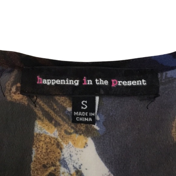 HAPPENING IN THE PRESENT sheer cris cross crop top - Picture 2 of 10